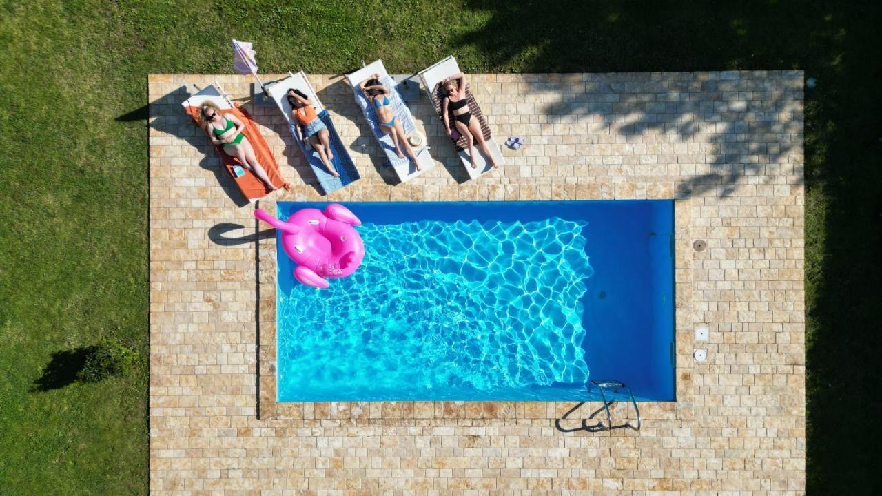 Villa Antonci-18, Pool, 3 Houses, Jacuzzi, Private Territory Antonci  المظهر الخارجي الصورة