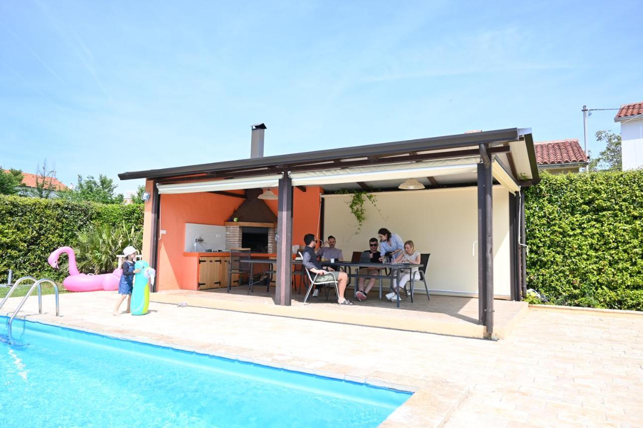Villa Antonci-18, Pool, 3 Houses, Jacuzzi, Private Territory Antonci  المظهر الخارجي الصورة