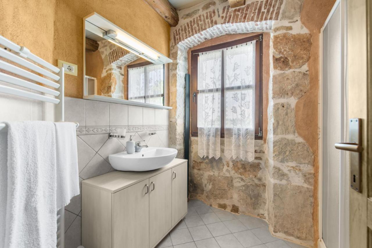 Villa Antonci-18, Pool, 3 Houses, Jacuzzi, Private Territory Antonci  المظهر الخارجي الصورة